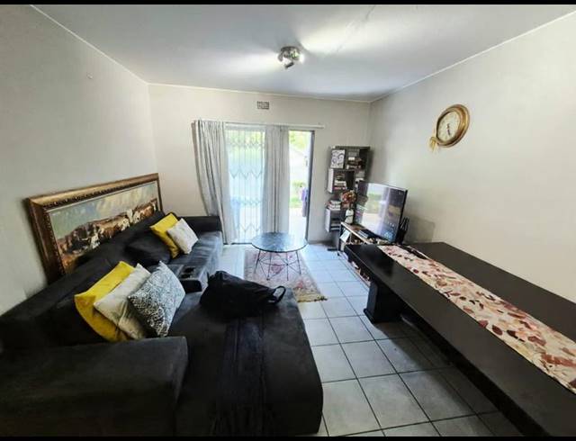 2 BEDROOM PROPERTY TO RENT IN CLUBVIEW
